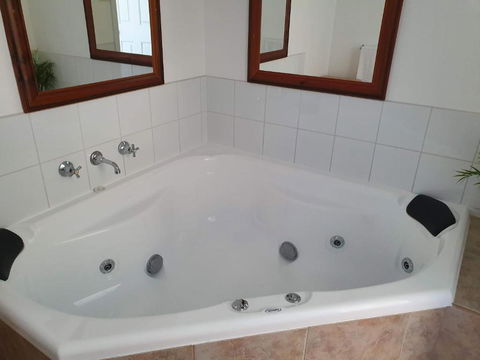Chateau Bass - Geraldton Accommodation 3
