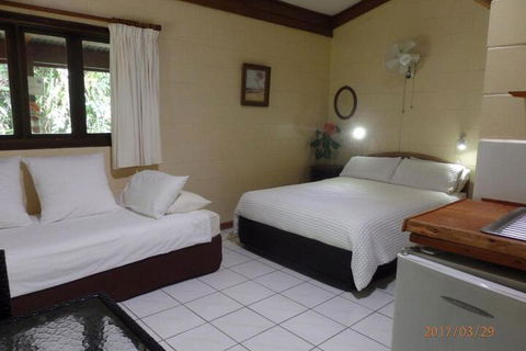 Daintree Deep Forest Lodge - Geraldton Accommodation 3