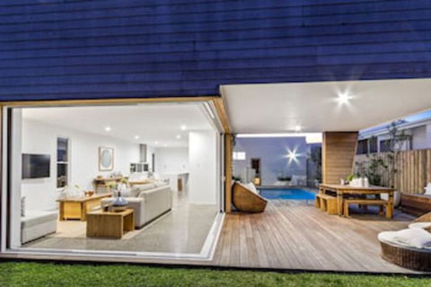 Luxe House Tweed Coast Holidays Ã‚ - Geraldton Accommodation 0