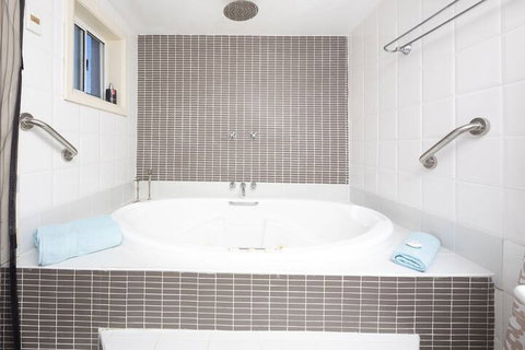 La Casa - Geraldton Accommodation 6