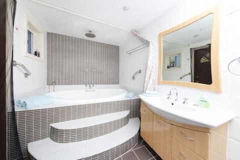 La Casa - Geraldton Accommodation 0