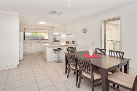 Ulmara 2 - Geraldton Accommodation 4