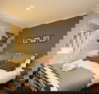 Acacia 2 - Luxurious Holiday Townhouse - Geraldton Accommodation