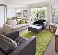 Caribou 3 - Modern  spacious with views over Lake Jindabyne - Geraldton Accommodation