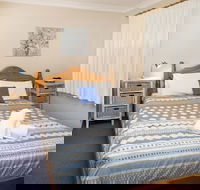 Central Park 7 - the convenience of location  the warmth of comfortable living - Geraldton Accommodation