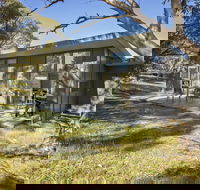 Ecocrackenback 10 'Sustainable chalet close to the slopes.' - Geraldton Accommodation