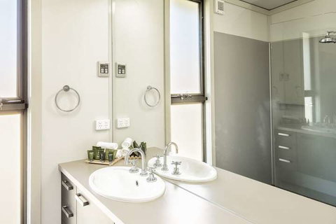 Ecocrackenback 12 'Sustainable Chalet Close To The Slopes.' - Geraldton Accommodation 7