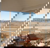 Manna Tree Farm -modern home with majestic views in stunning countryside - Geraldton Accommodation