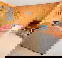 Seeblick 2 on Lake Jindabyne - Geraldton Accommodation