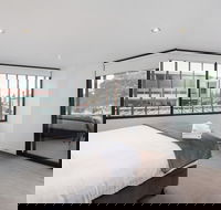 Melbourne Holiday Apartments Williamstown - Geraldton Accommodation