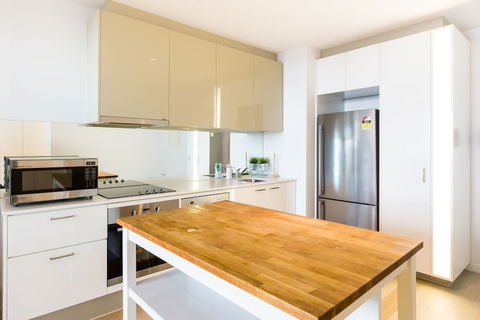 EVA, 1BDR Melbourne Apartment - Geraldton Accommodation 1