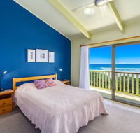 Sandpiper Beach Front House - Geraldton Accommodation