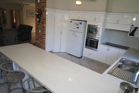 Cormorant Waterfront Home - Geraldton Accommodation 3