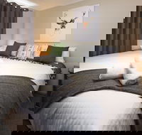 Mountain Lodge - Geraldton Accommodation