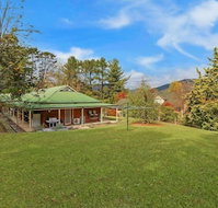 Alpine Mist - Spacious 5 bedroom home - Geraldton Accommodation