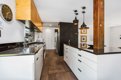 CABARITA BEACH HOUSE 53 - Geraldton Accommodation 3