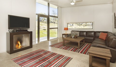 Ecocrackenback 9 'Sustainable Chalet Close To The Slopes.' - Geraldton Accommodation 5