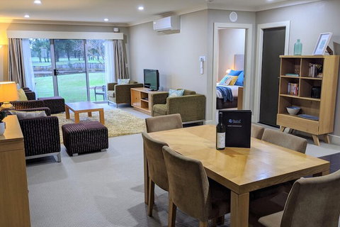 Jewel In The Crowne - Geraldton Accommodation 4