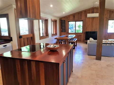 Palm Grove Rainforest Retreat - Geraldton Accommodation 5