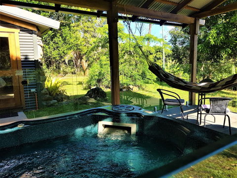 Palm Grove Rainforest Retreat - Geraldton Accommodation 6