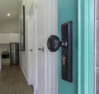 Spring Home - Our Place at Bright - Geraldton Accommodation