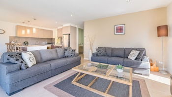 Birch Holiday House - Geraldton Accommodation 0