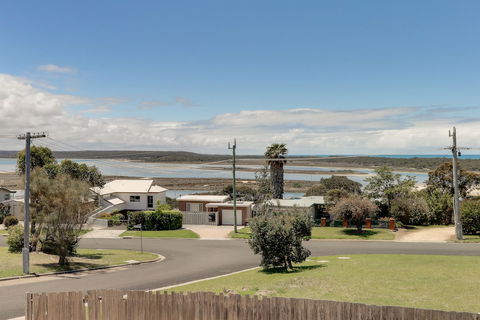 Outlook Views - Geraldton Accommodation 0