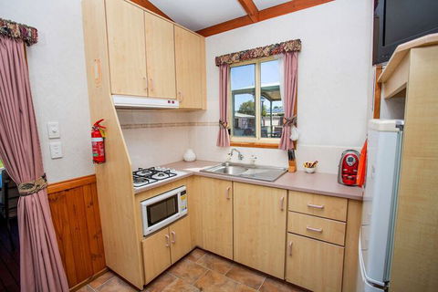 BIG4 NRMA Warrnambool Riverside Holiday Park - Geraldton Accommodation 3