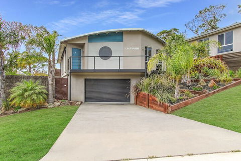 Lake House - Geraldton Accommodation 4