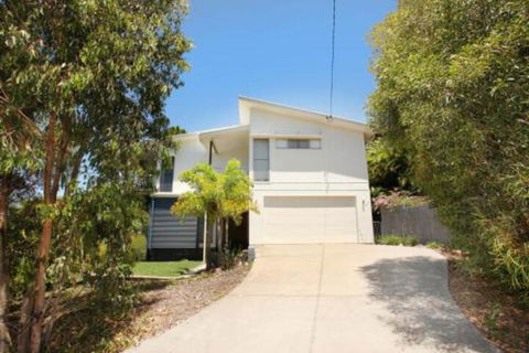 224 Centenary Heights Road Coolum Beach 500 Dollar Bond Linen Included - Geraldton Accommodation 0