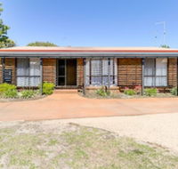 Lowes on the Lakes - Geraldton Accommodation