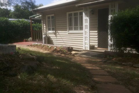 Boonah Cottage - Geraldton Accommodation 1
