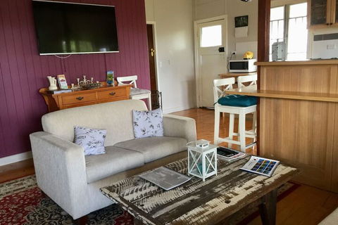Boonah Cottage - Geraldton Accommodation 6