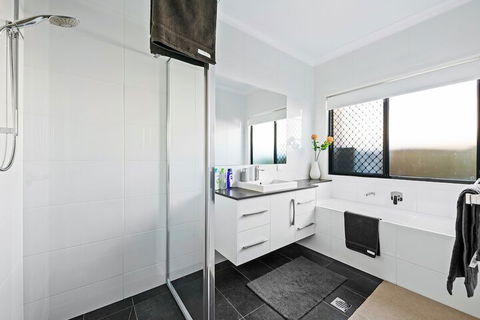 Cohoe - Geraldton Accommodation 5