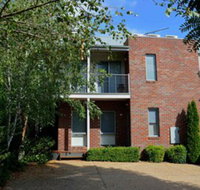 The Track beautiful townhouse in Bright - Geraldton Accommodation