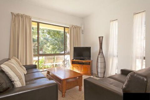 Banksia Sawtell NSW - Geraldton Accommodation 0