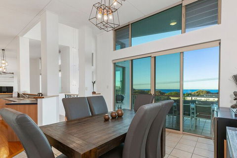 EXCLUSIVE OCEAN VIEW PENTHOUSE On MARINE PARADE - Geraldton Accommodation 4