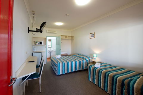 Lamington Hotel Motel - Geraldton Accommodation 2