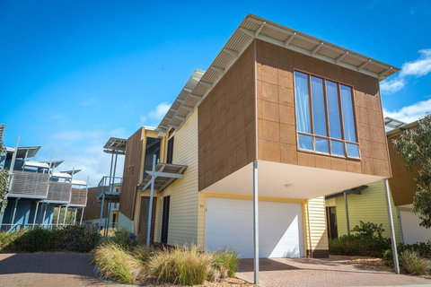South Shores Yellowfin Villa 95 South Shores Normanville - Geraldton Accommodation 2
