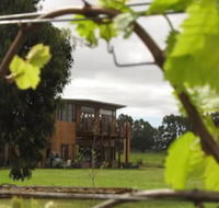 Bettenay Loft Spa Apartment  Lakeview Chalets - Geraldton Accommodation