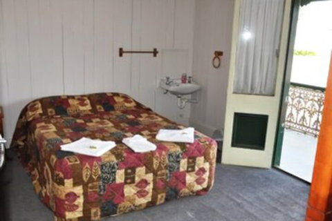 Australian Hotel Boonah - Geraldton Accommodation 3