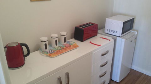 Alexander Drive B & B - Geraldton Accommodation 5