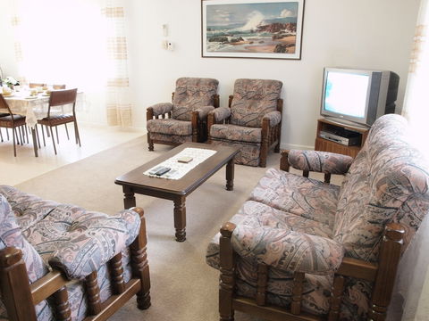 Capon Cottage - Geraldton Accommodation 5