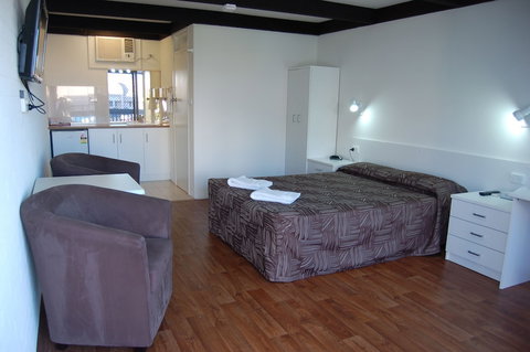 Slipway Hotel Motel - Geraldton Accommodation 6