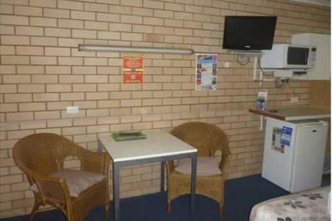 Twin Pines Motel - Geraldton Accommodation 5