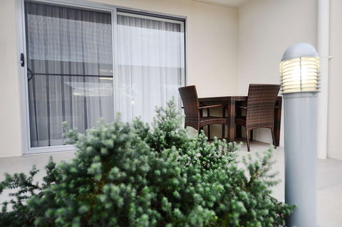 Oaks Middlemount Suites - Geraldton Accommodation 4