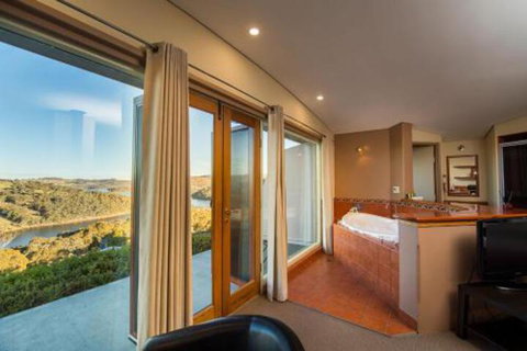 Eagle View Escape - Geraldton Accommodation 2