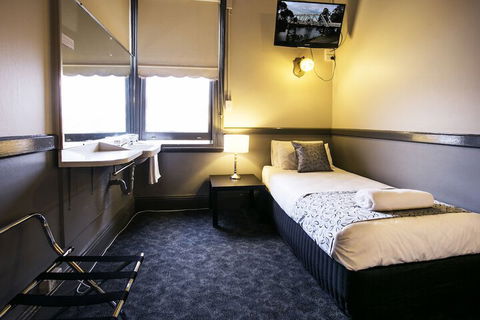 Imperial - Geraldton Accommodation 5