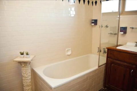 Imperial - Geraldton Accommodation 6