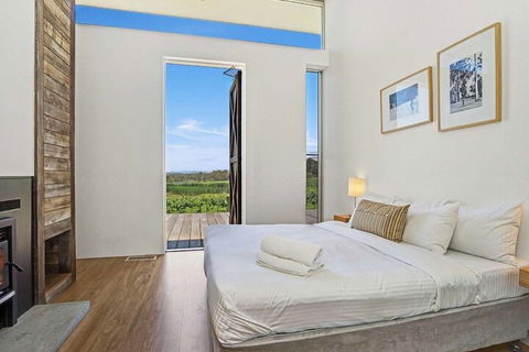 The Longhouse Suite 2 - Geraldton Accommodation 4